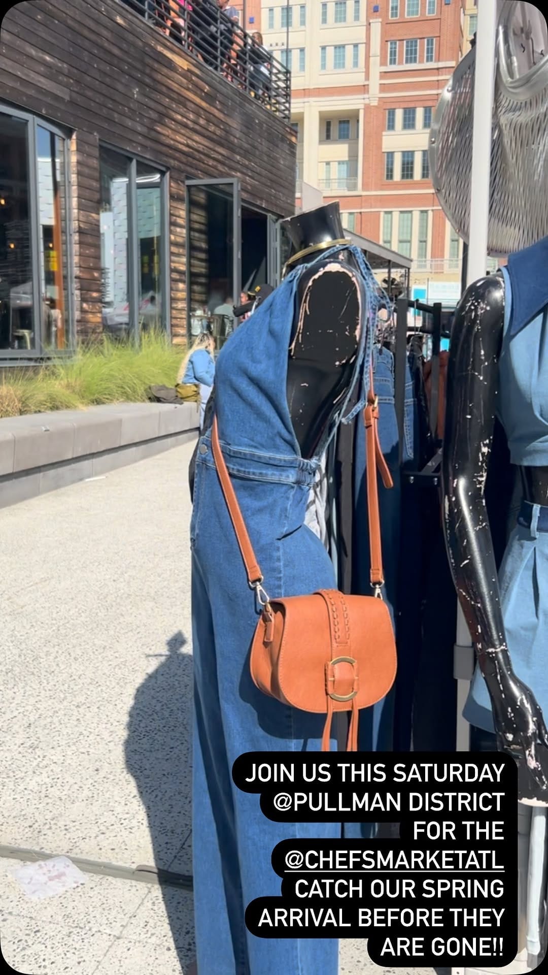Post 5 by Women’s Online Boutique on Instagram (video)