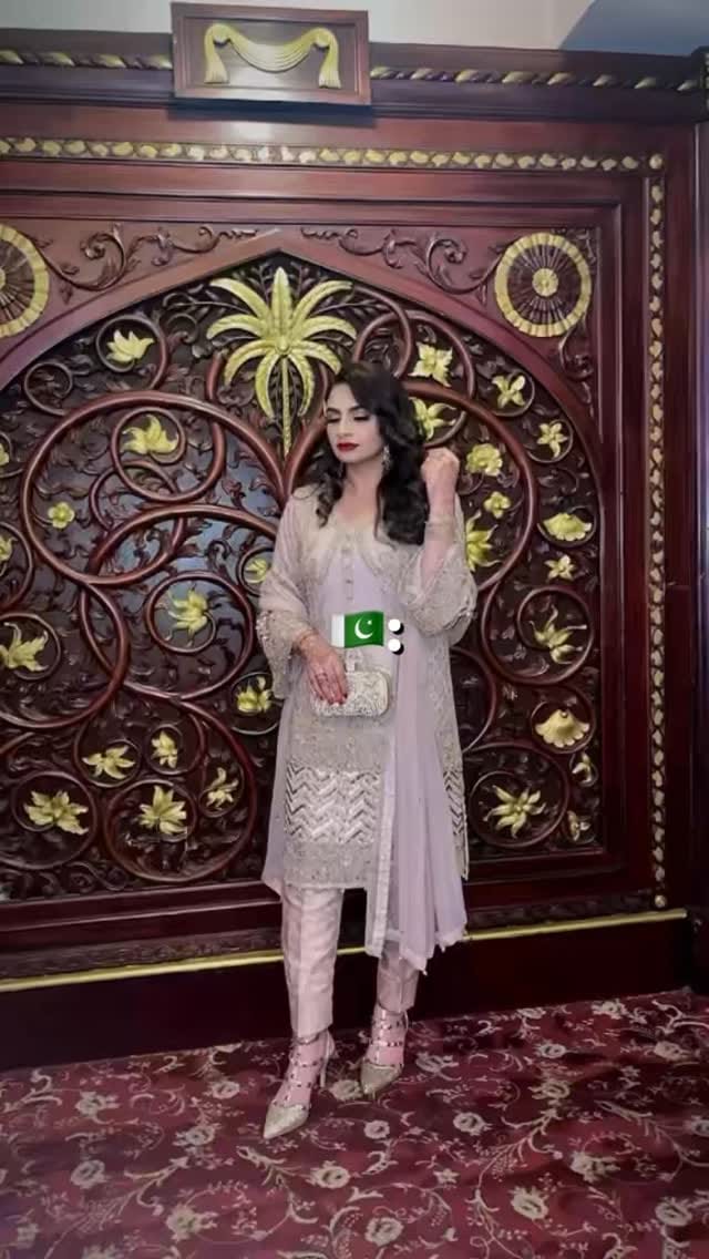 Post 3 by Anna Ahmad on Instagram (video)