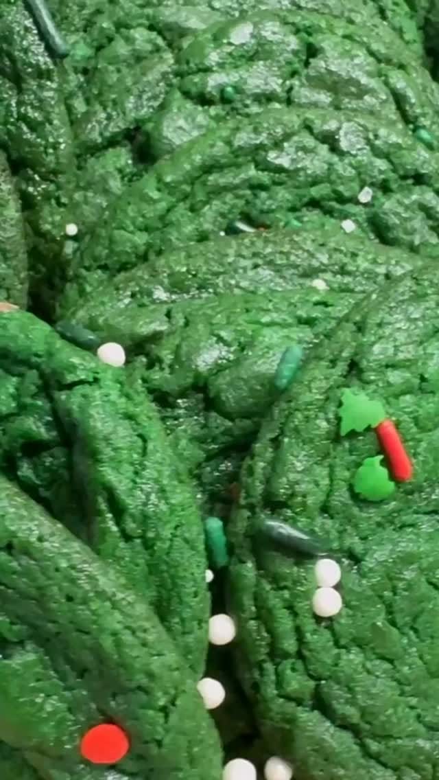 Post 5 by NoLa Cookie Co. Exceptional Gourmet Cookies & Treats 🍪✨ on Instagram (video)