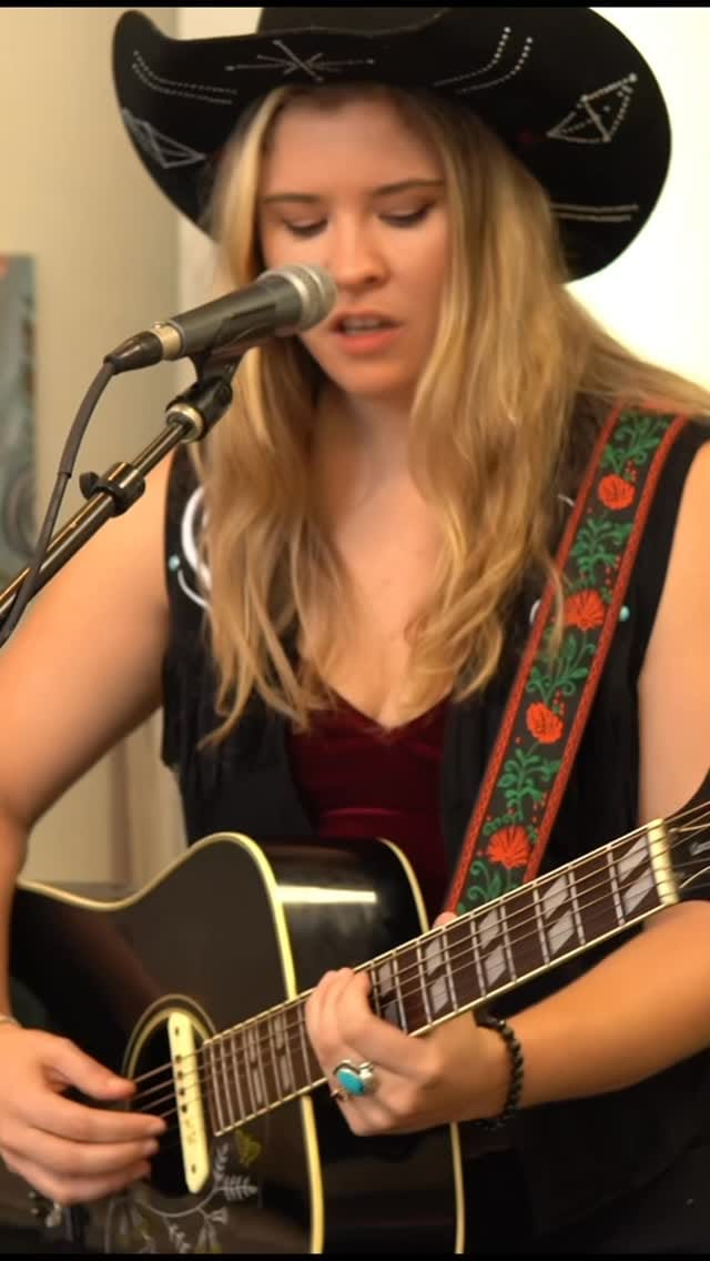 Post 12 by Ruby Dice on Instagram (video)