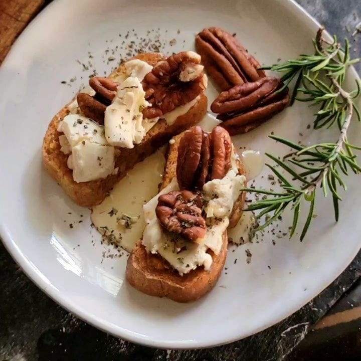 Post 3 by malina - Peaceful Rebel Vegan on Instagram (carousel)