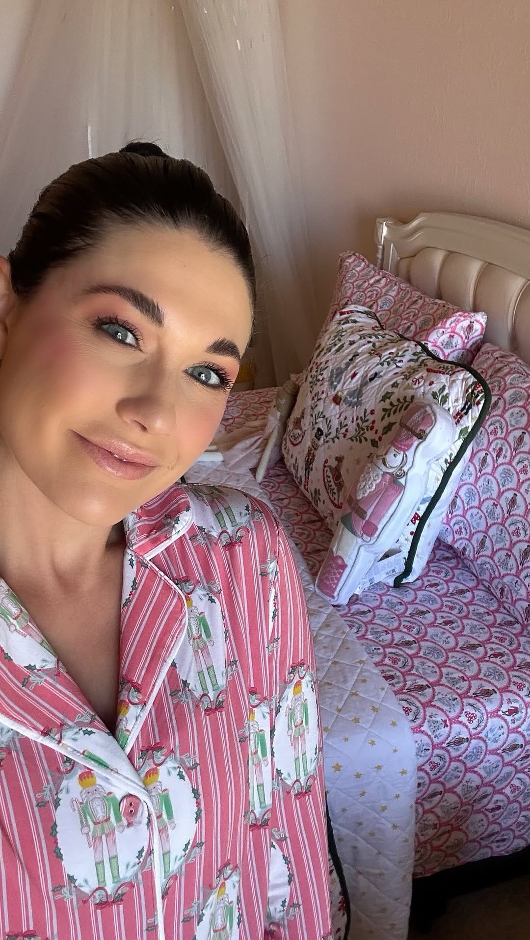 Post 6 by Olivia Blake on Instagram (video)
