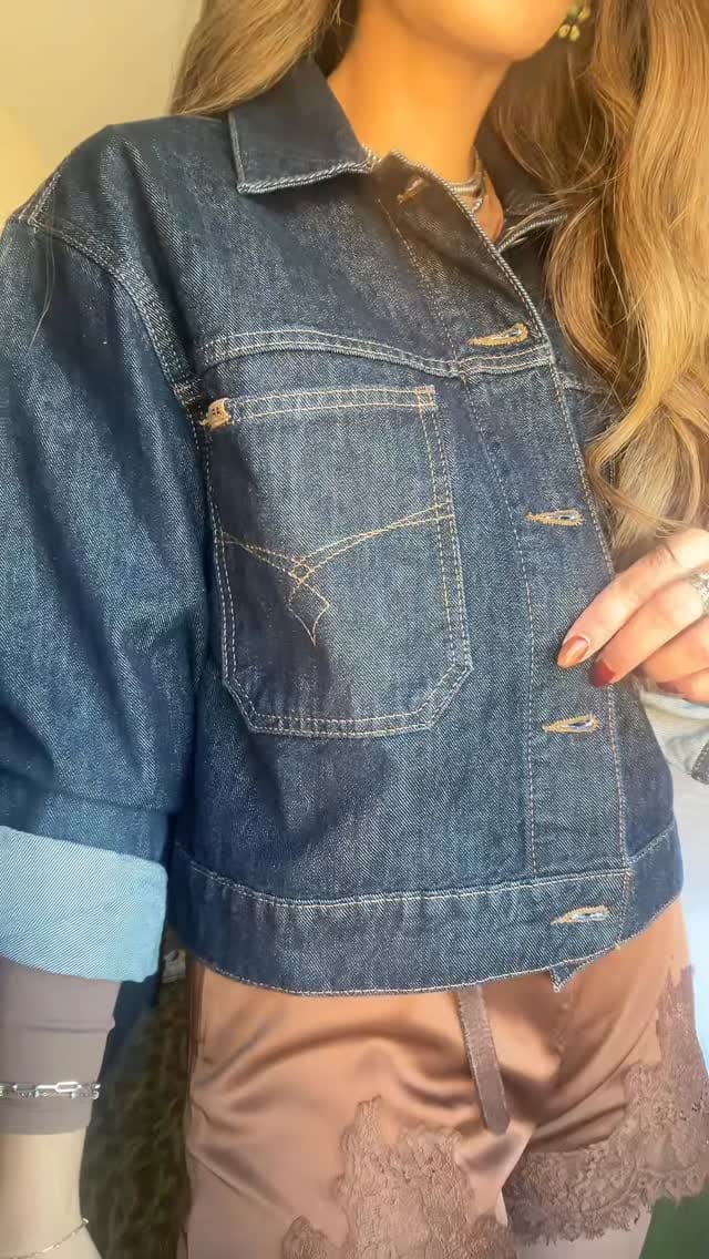 Post 10 by Rebbeca Salazar on Instagram (video)