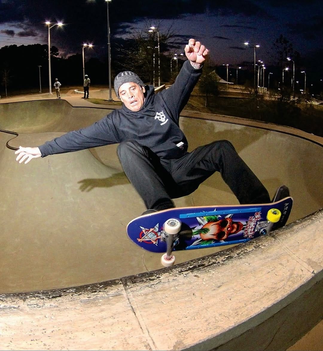 Post 7 by Lee Leal on Instagram (image)
