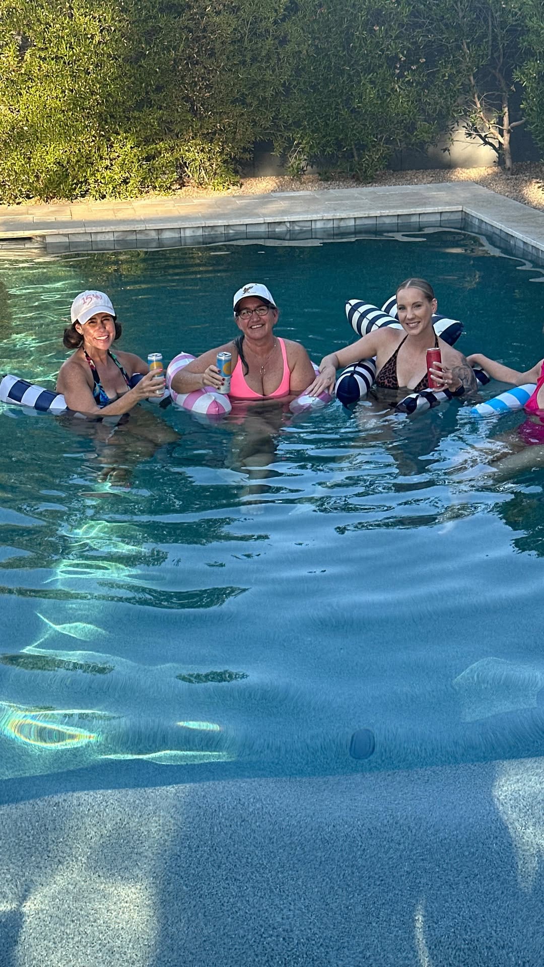 Post 7 by 𝐉 𝐞 𝐚 𝐧 𝐧 𝐞́ on Instagram (video)