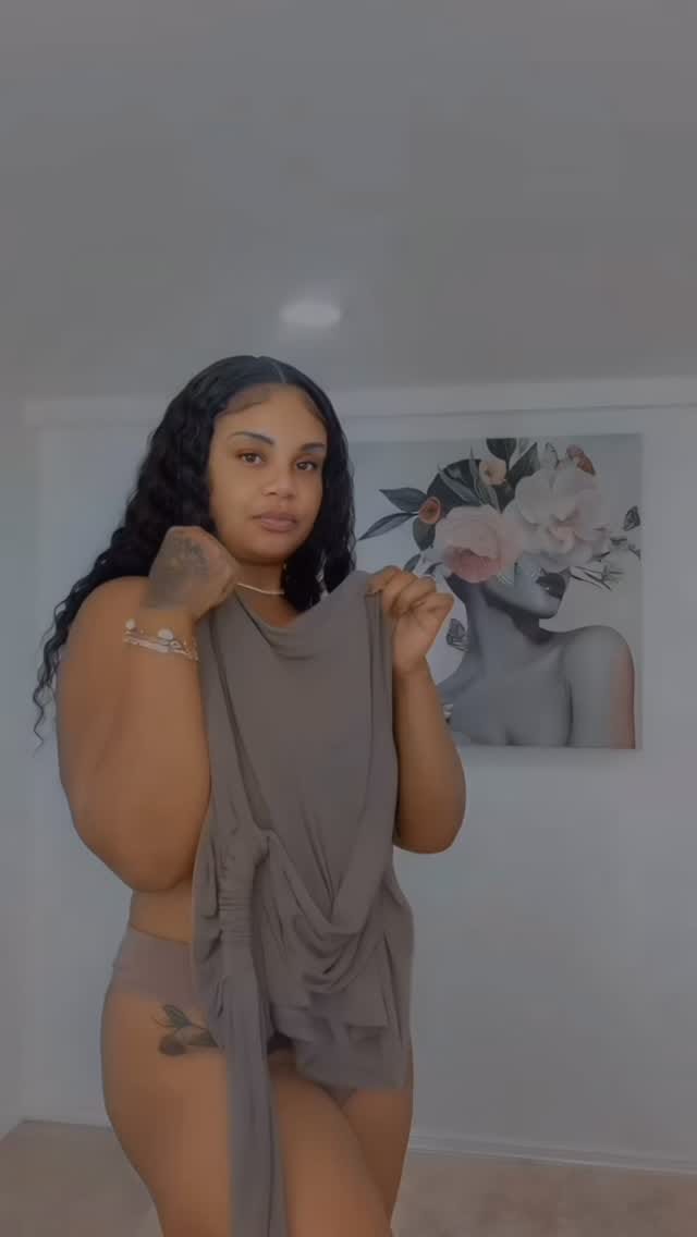 Post 11 by WOMEN CLOTHING /  FASHION ACCESSORIZES on Instagram (video)