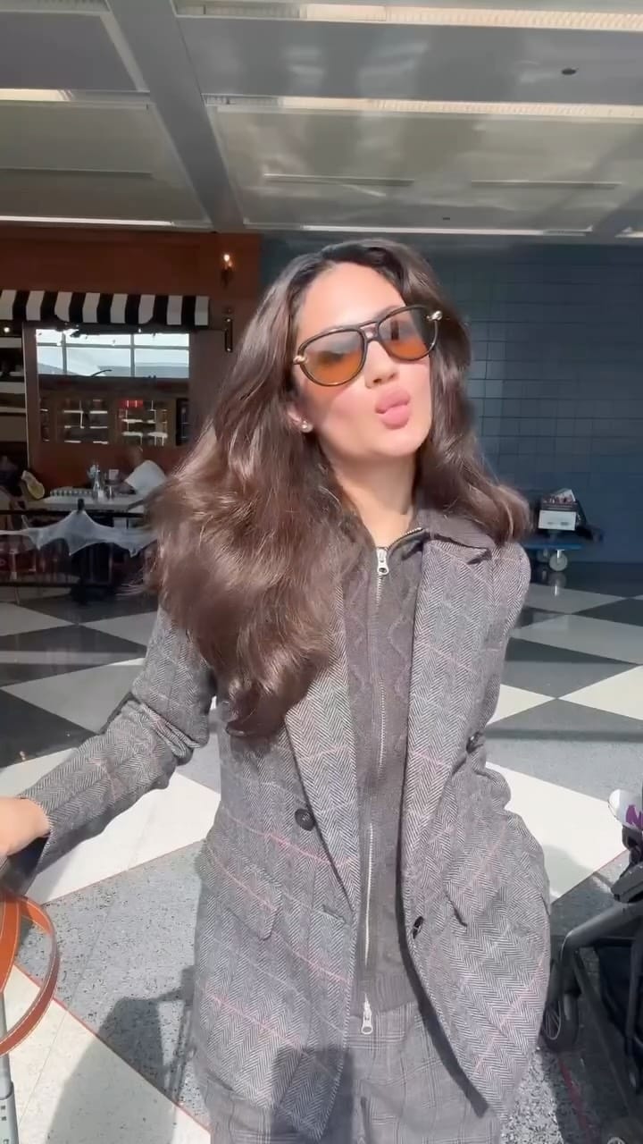 Post 6 by Zainab Fatima | Fashion + Travel blogger on Instagram (video)
