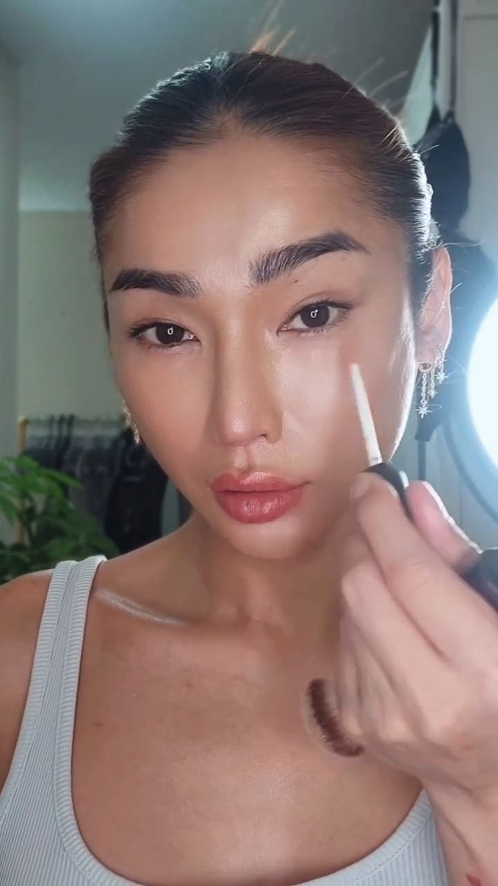 Post 1 by BELLA SNOW on Instagram (video)