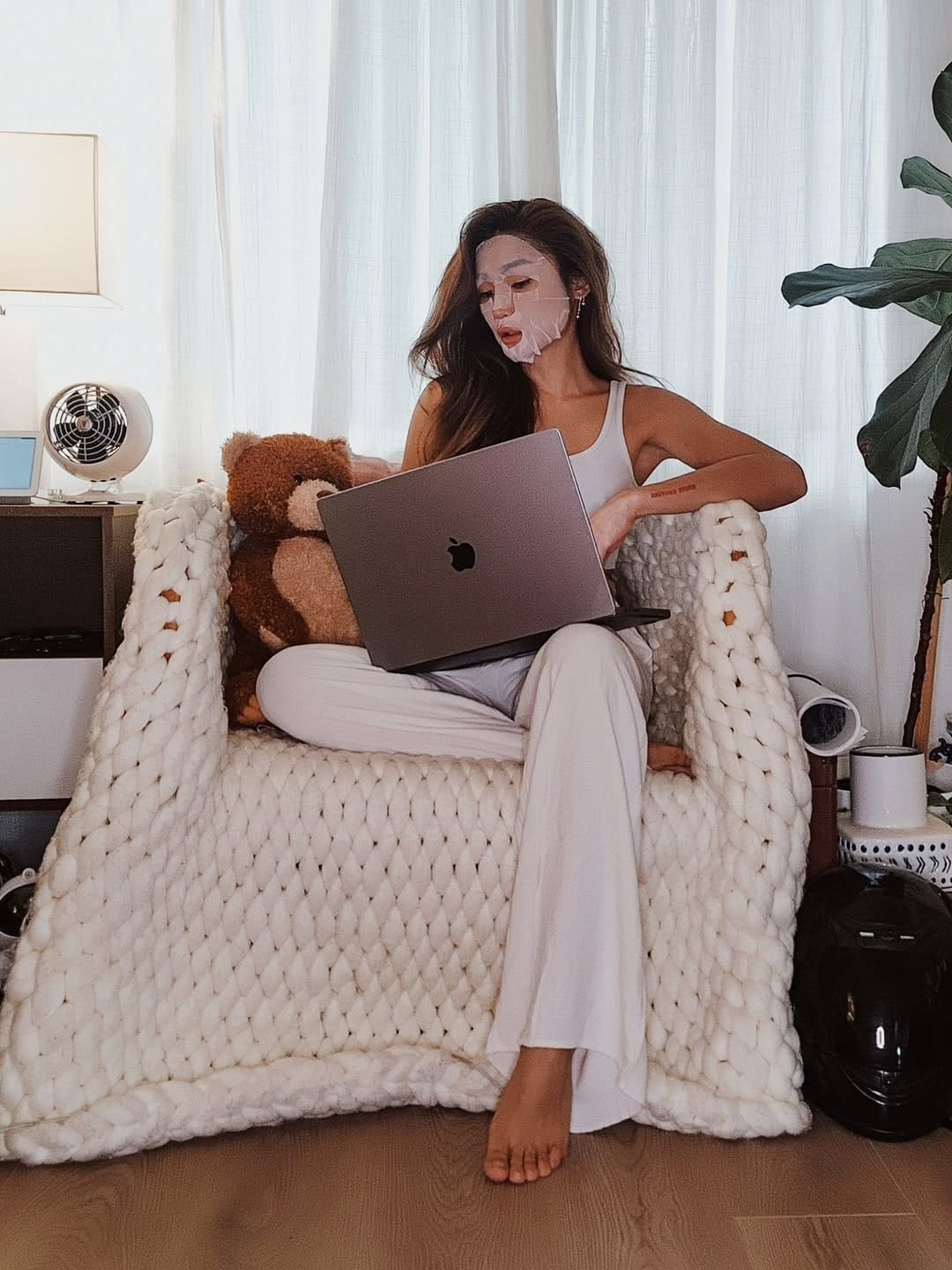 Post 3 by BELLA SNOW on Instagram (carousel)