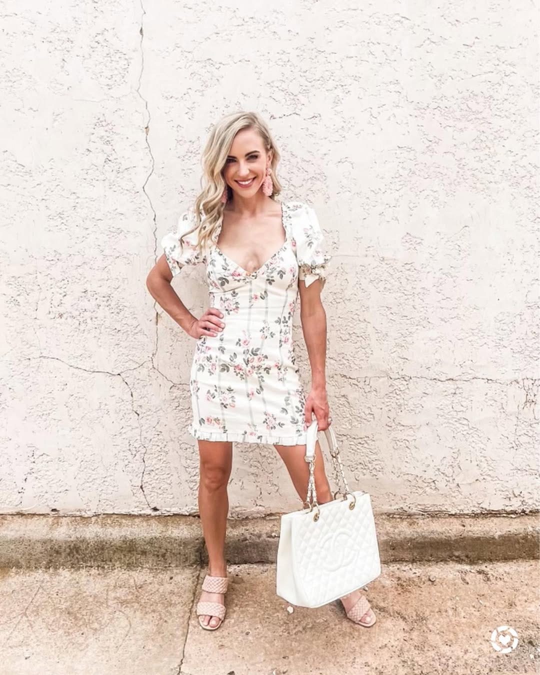 Post 11 by Petite Casual Fashion on Instagram (carousel)