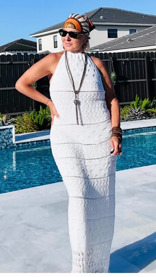 Post 8 by Emily Carrizo Fashionista on Instagram (video)