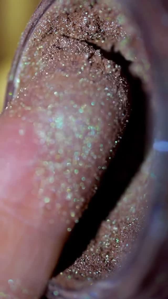 Post 6 by MOONPLAY COSMETICS ® on Instagram (video)