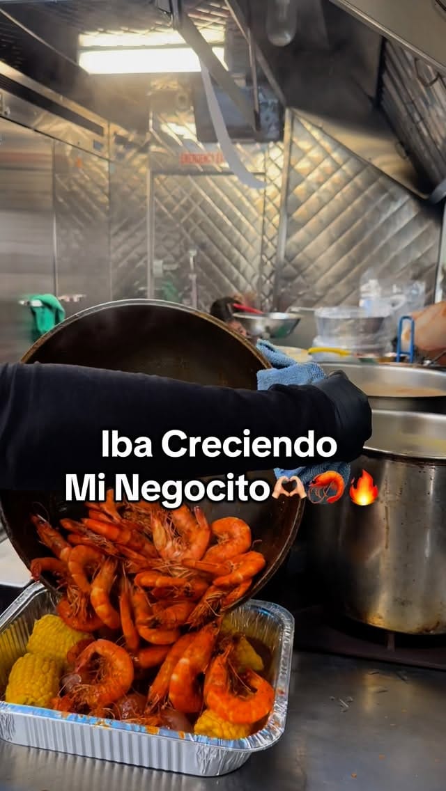 Post 9 by LA Cajun Seafood Boil🦐❤️‍🔥 on Instagram (video)