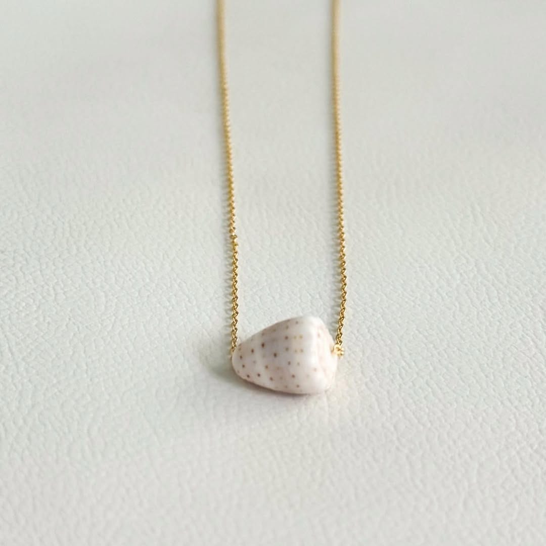 Post 7 by Emakai | dainty jewelry and custom art on Instagram (image)