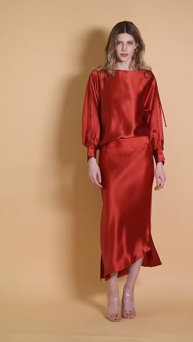 Post 10 by Jessie Liu Collection on Instagram (video)