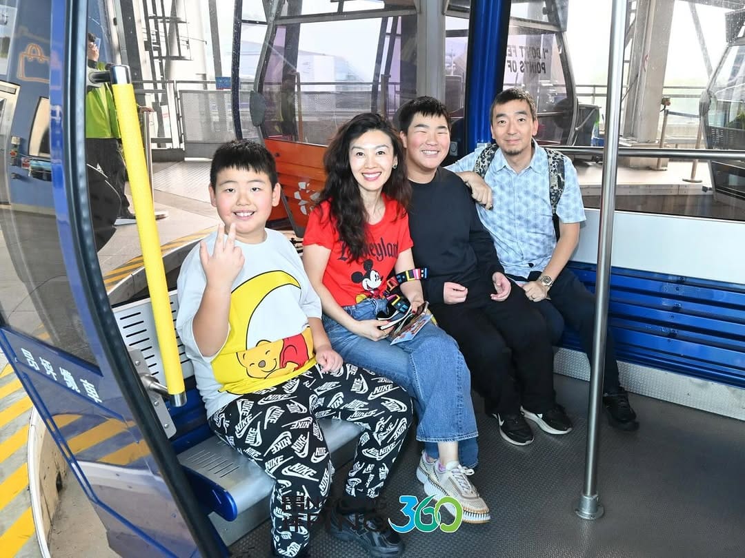Post 7 by Jessie Liu Collection on Instagram (carousel)