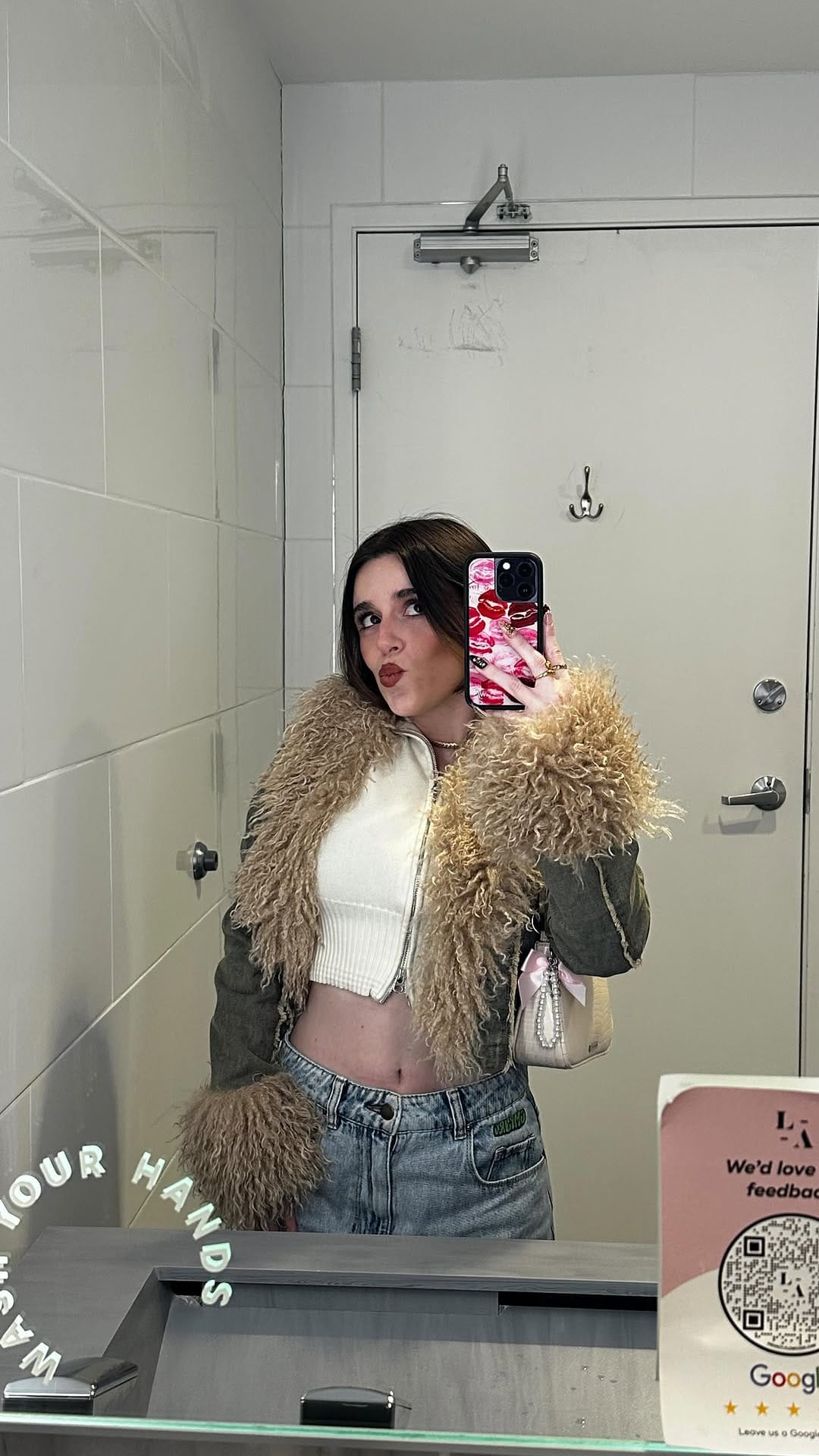 Post 10 by Claudia | short girl diaries on Instagram (video)