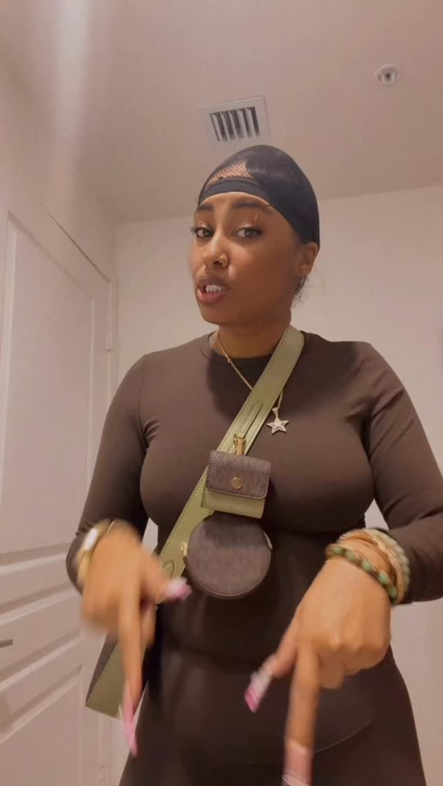 Post 1 by Exoticfashionablelooks on Instagram (video)