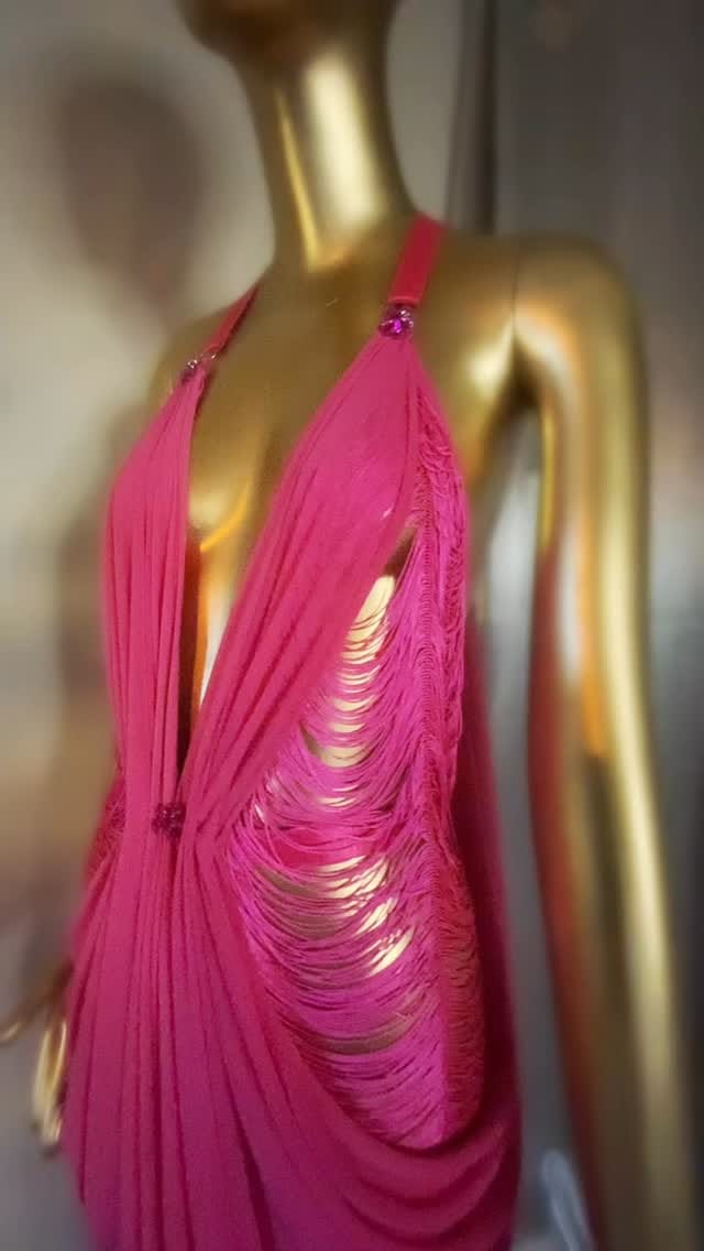 Post 3 by VelvetZephyr on Instagram (video)