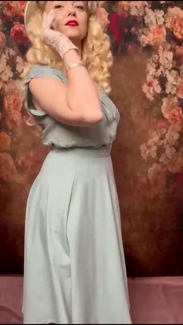 Post 10 by Zessin Mohr on Instagram (video)