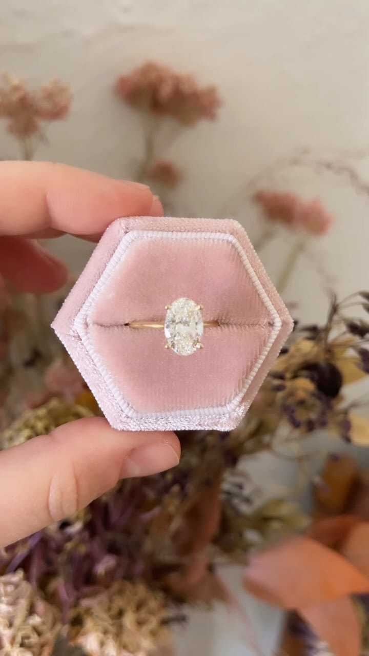 Post 9 by Saint Mae Fine Jewelry on Instagram (video)