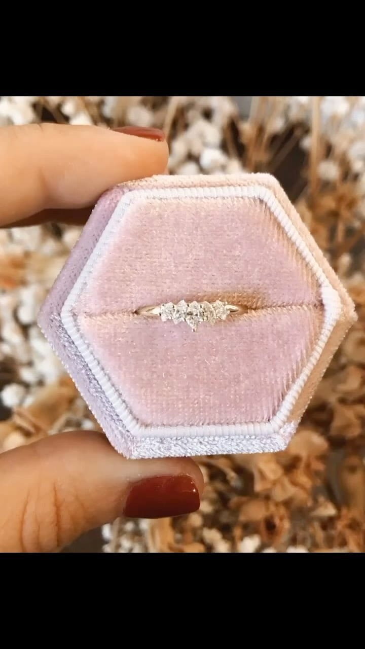 Post 5 by Saint Mae Fine Jewelry on Instagram (video)