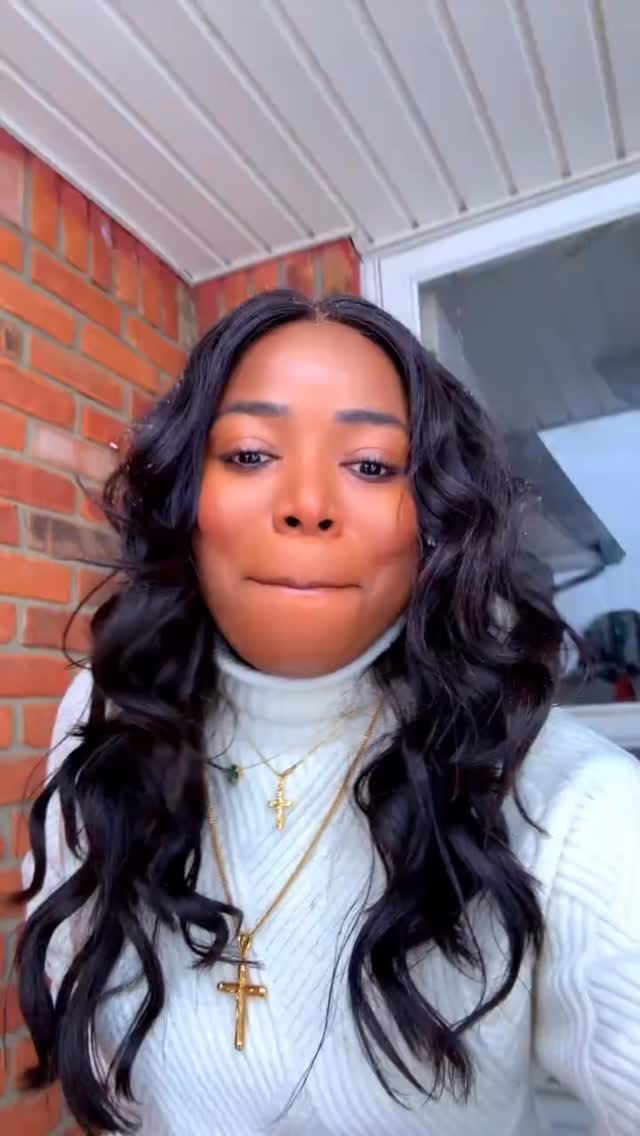 Post 4 by Vivian Williams on Instagram (video)