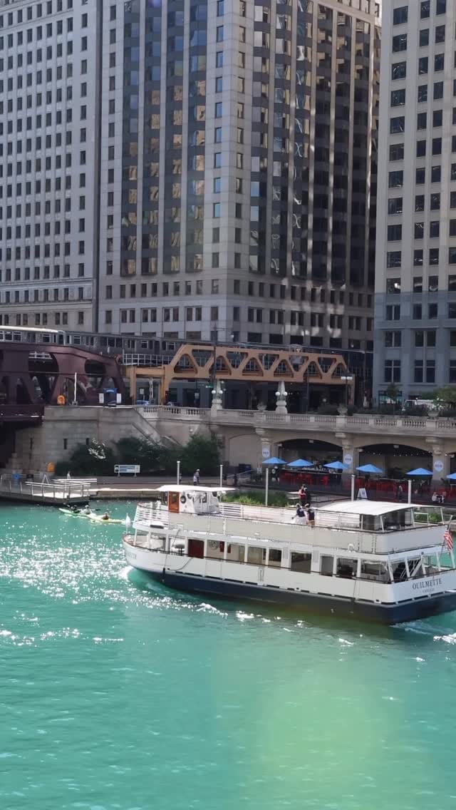 Post 2 by CHICAGO COLLECTIVE WOMEN’S on Instagram (video)