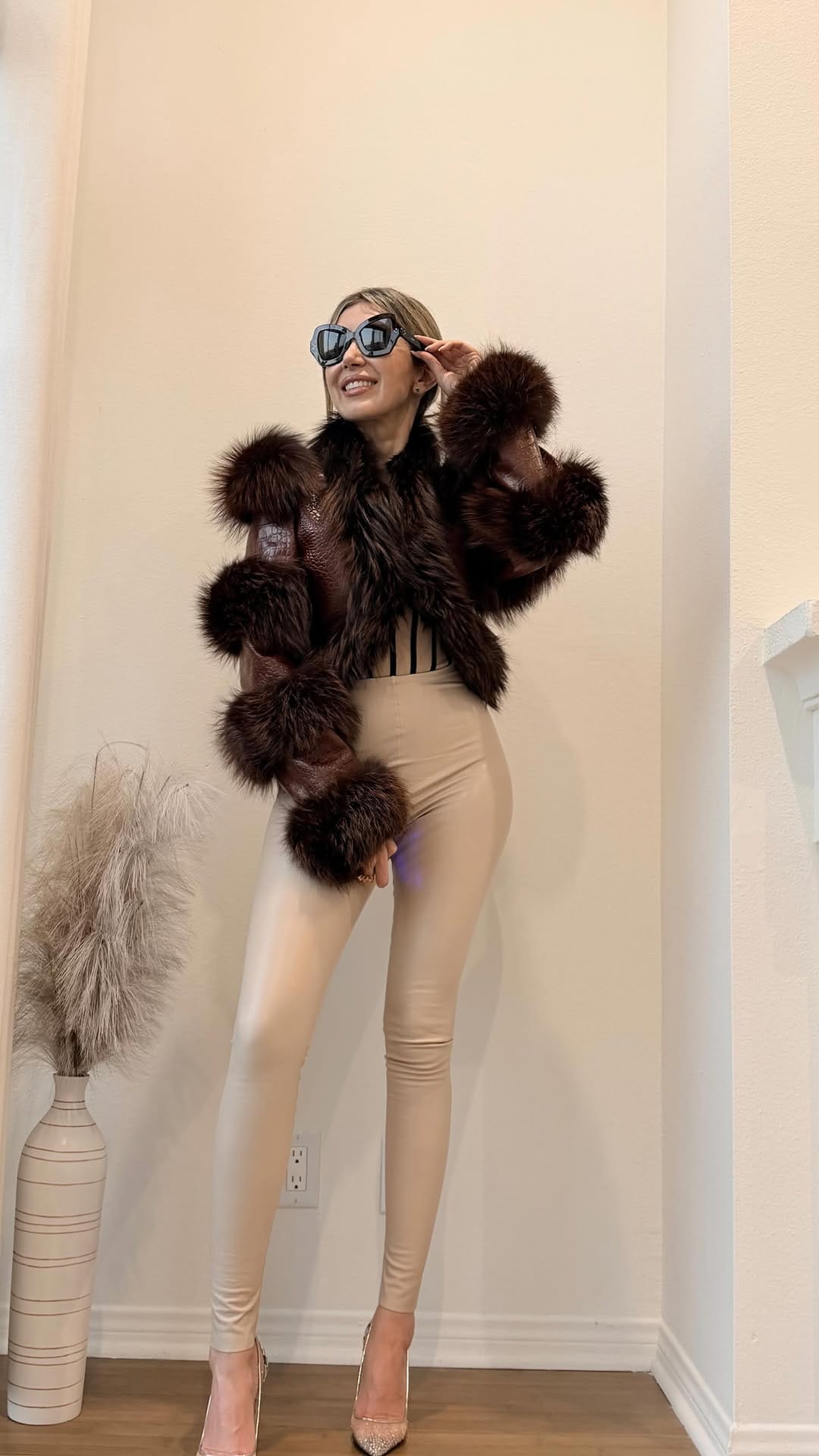 Post 3 by shopUNIQUES.com on Instagram (video)