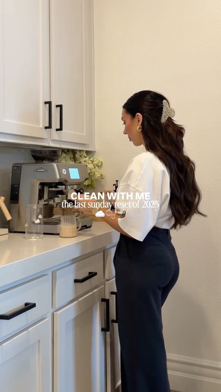 Post 5 by Madeline DeVaux on Instagram (video)