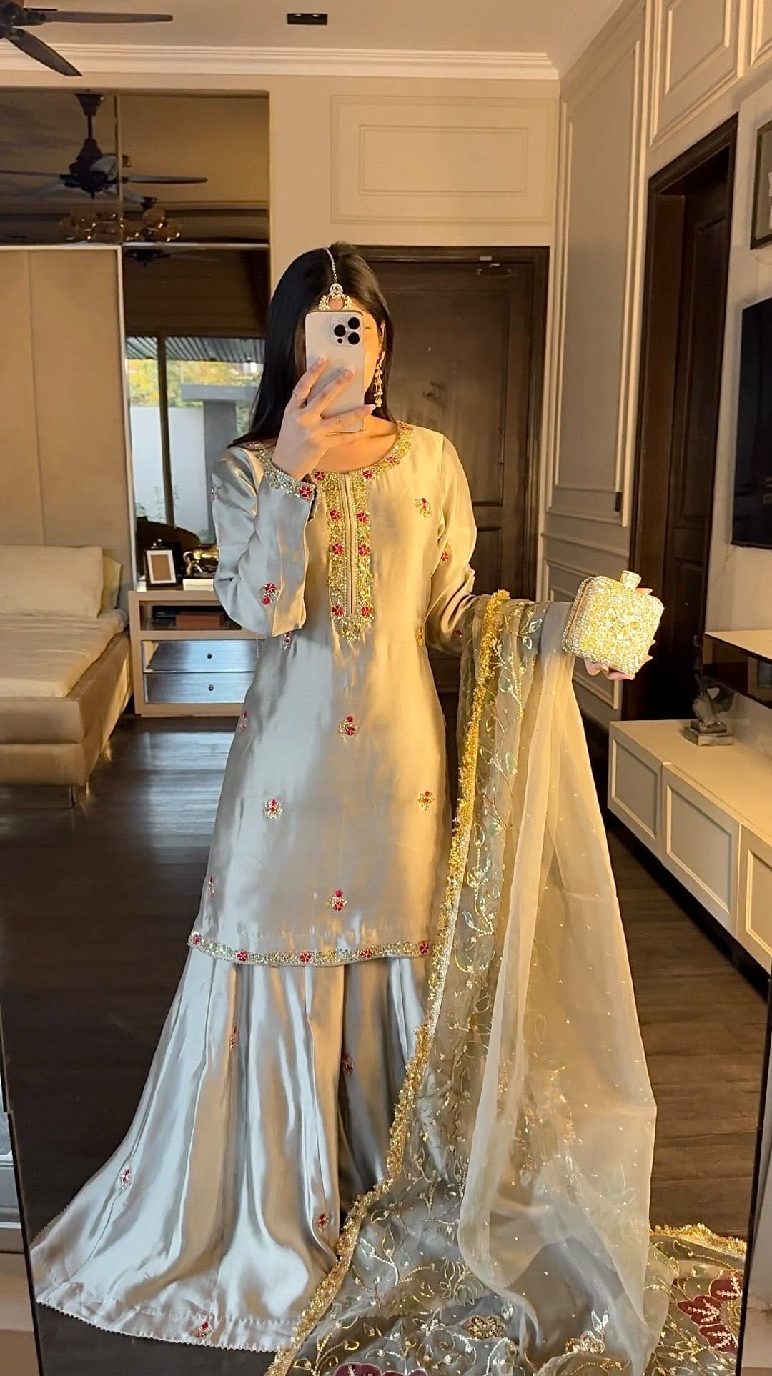 Post 1 by The Luxurious Couture on Instagram (video)