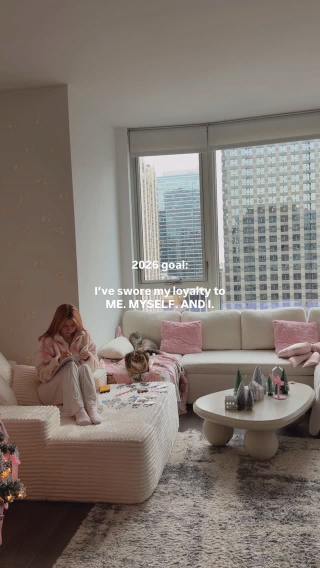 Post 10 by Elizabeth 🎀 Girly Lifestyle | UGC Content creator | Chicago on Instagram (video)