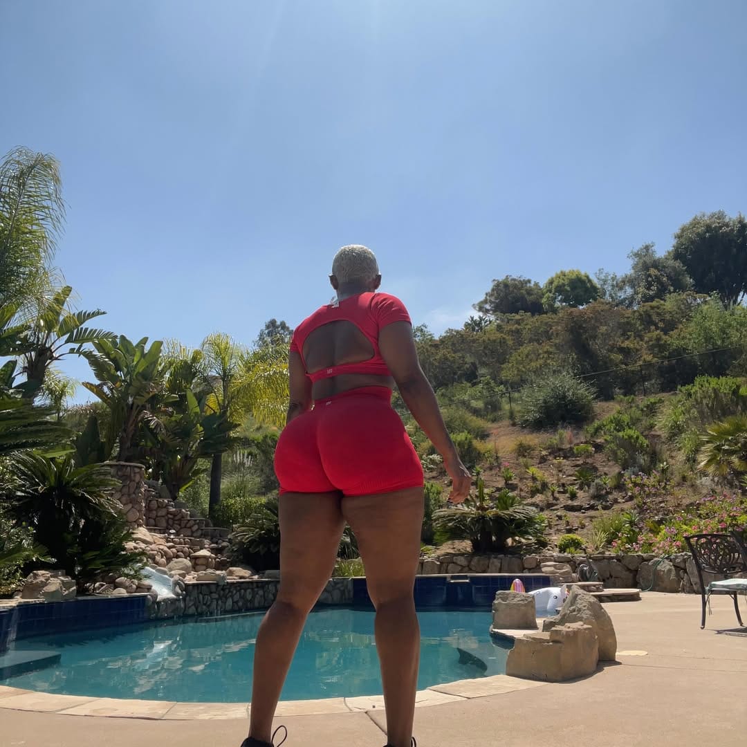 Post 9 by Ebony Dickerson on Instagram (image)