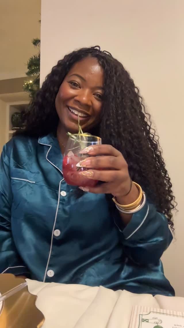 Post 5 by Davia Woulard on Instagram (video)