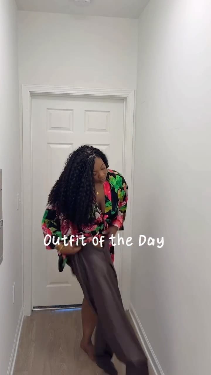 Post 8 by Davia Woulard on Instagram (video)