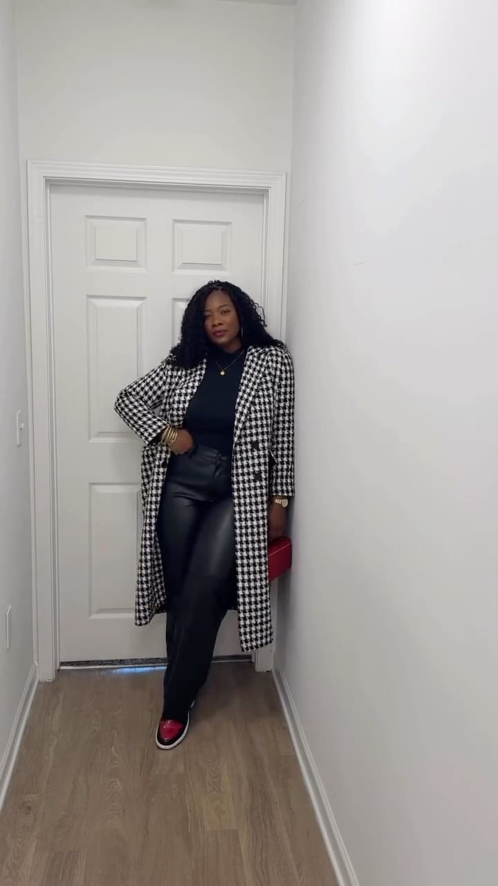 Post 7 by Davia Woulard on Instagram (video)
