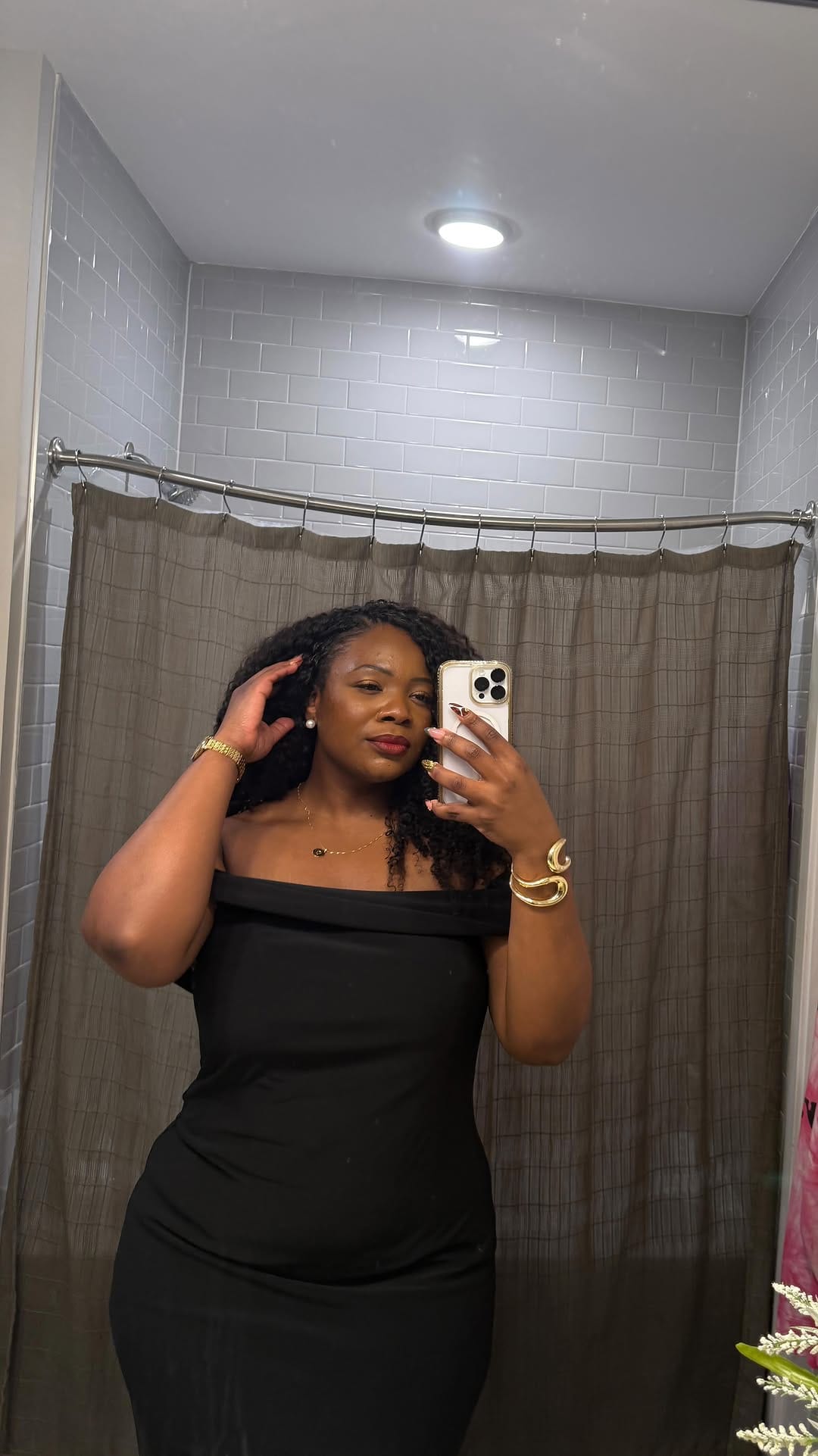 Post 6 by Davia Woulard on Instagram (video)