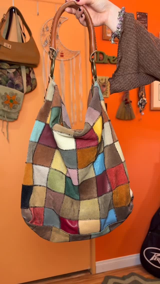 Post 4 by Anais ꫂ ၴႅၴ on Instagram (video)