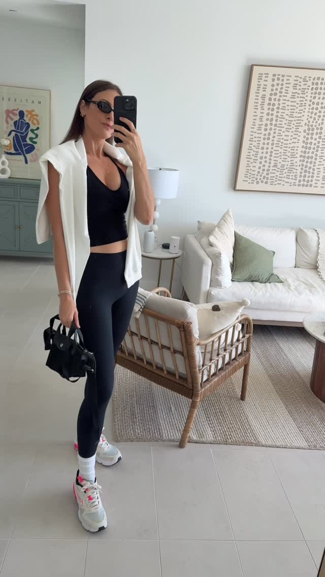 Post 10 by Claudia Mattos on Instagram (video)
