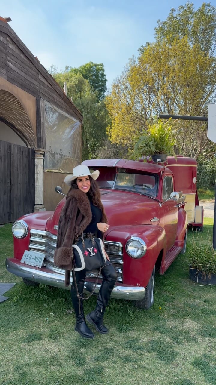 Post 1 by Ana Lilia Tello on Instagram (video)