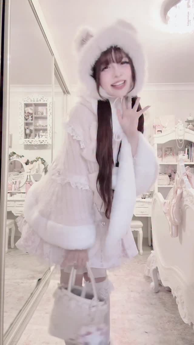 Post 7 by ♡ 𝒟𝒶𝓃𝓃𝒾 | Japanese Fashion on Instagram (video)