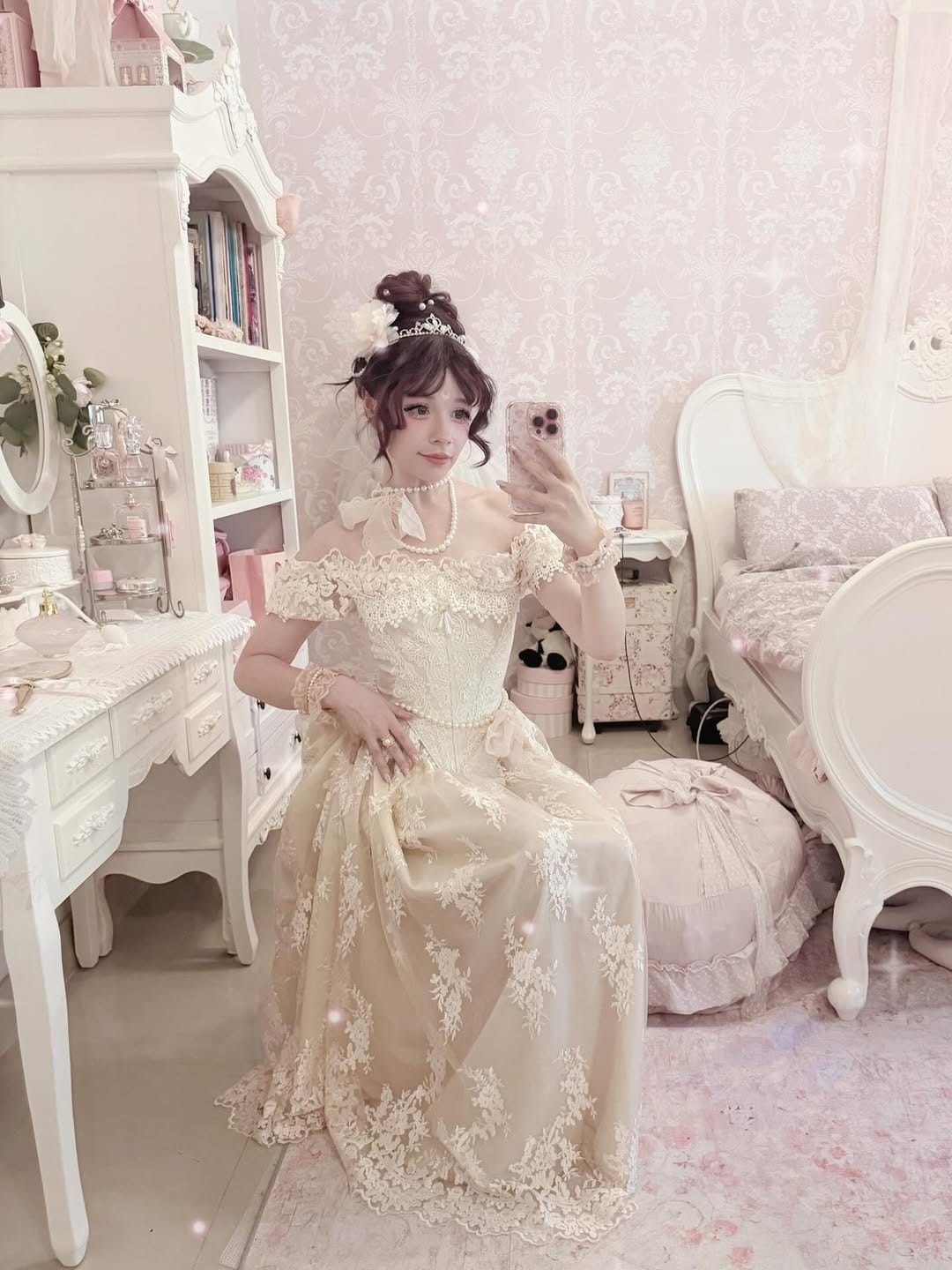 Post 4 by ♡ 𝒟𝒶𝓃𝓃𝒾 | Japanese Fashion on Instagram (carousel)