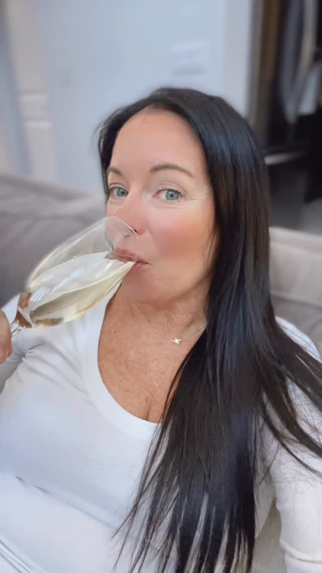 Post 2 by ☀️🌴 Kelly 🌴☀️ on Instagram (video)