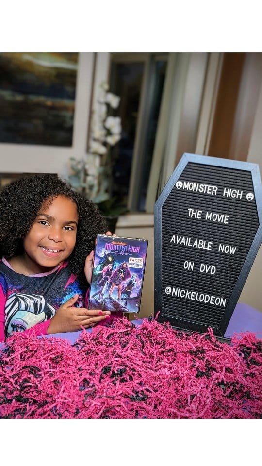 Post 4 by Toy Reviews| Fashion| Curls on Instagram (video)