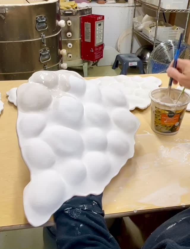 Post 4 by Rita Vali Ceramics on Instagram (video)