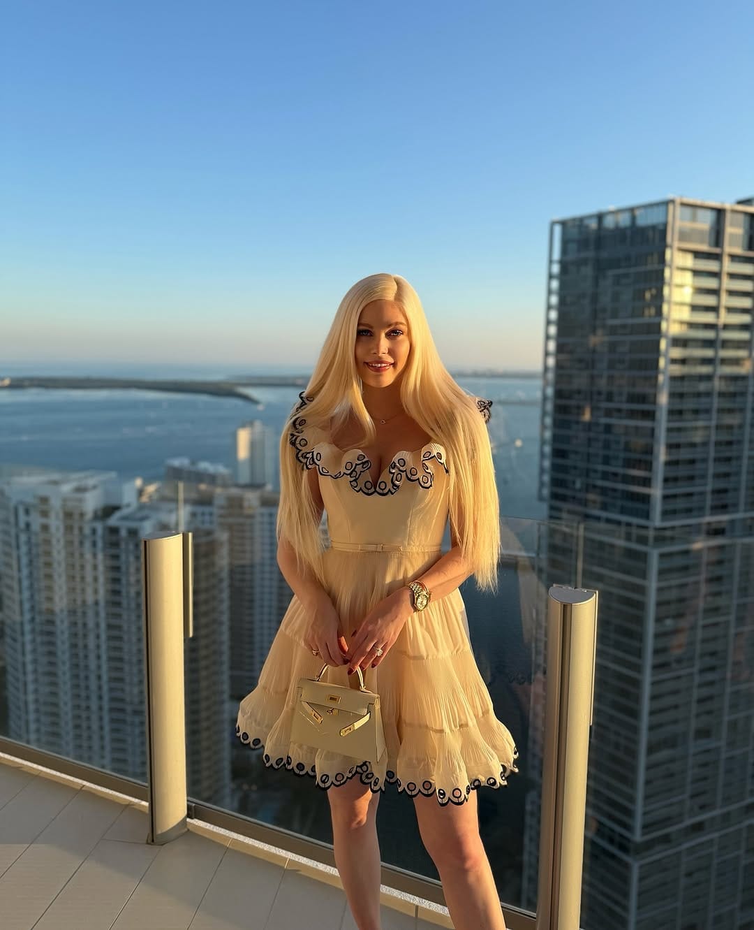 Post 3 by Bella 👸🏼 on Instagram (carousel)