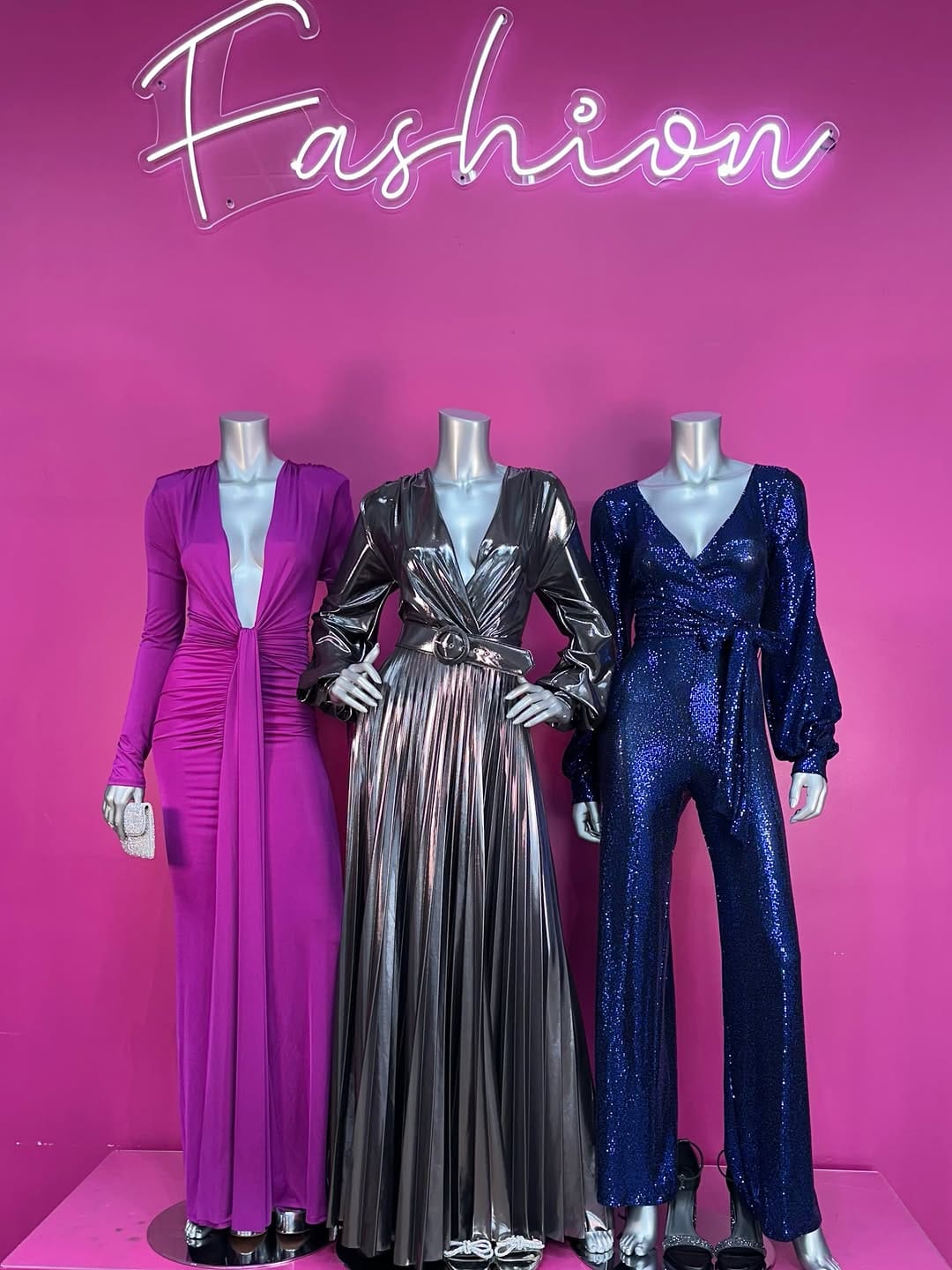 Post 5 by @f i u s h a FASHION on Instagram (image)