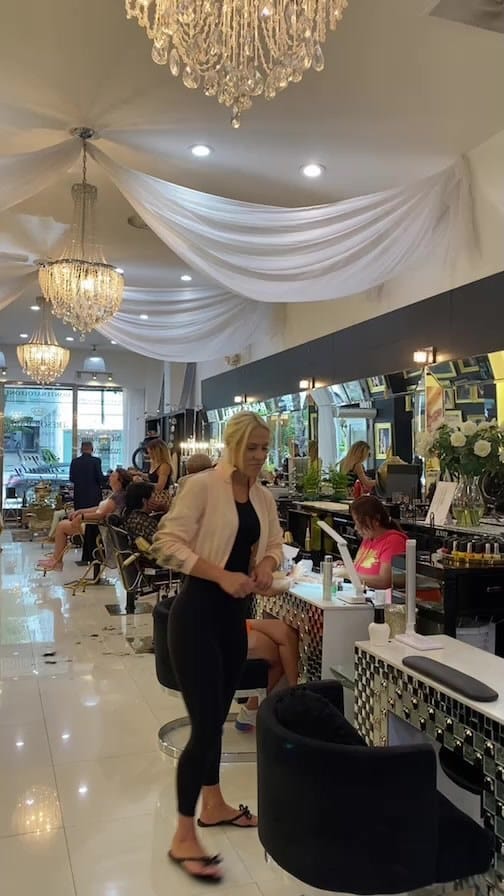 Post 10 by Royal Beauty salon on Instagram (video)