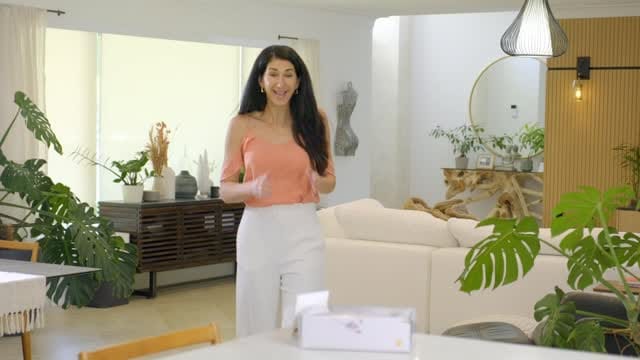 Post 9 by Lizush - 100% Natural skincare on Instagram (video)