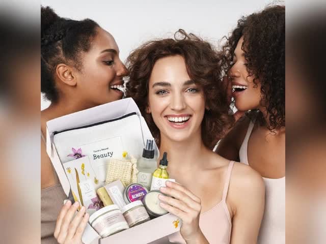 Post 6 by Lizush - 100% Natural skincare on Instagram (video)